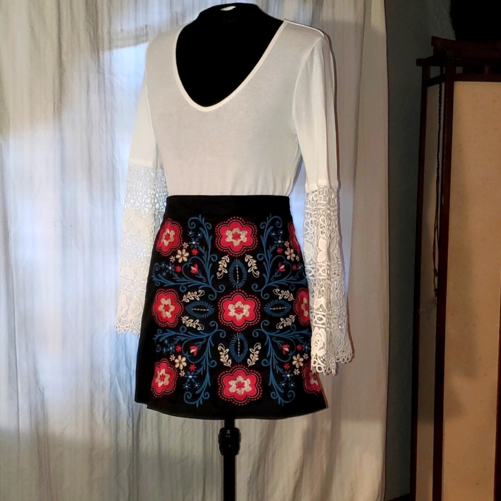 Miami Mini Skirt, Med, Black with embroidered floral